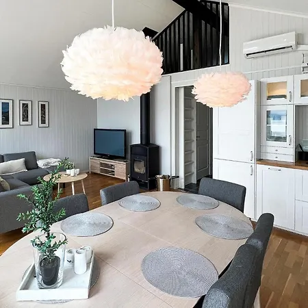 Cozy In Bjugn With Kitchen Moen (Sor-Trondelag)