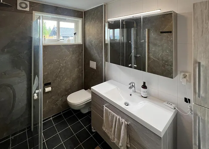 Holiday home 4 Bedroom Gorgeous In Bjugn