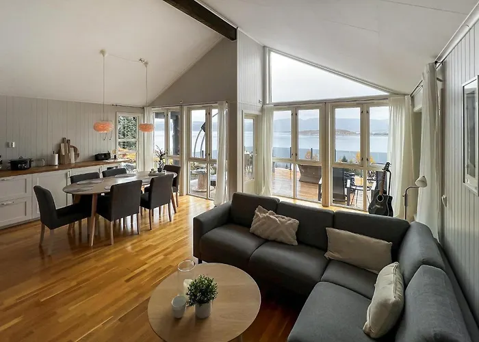 4 Bedroom Gorgeous In Bjugn Holiday home